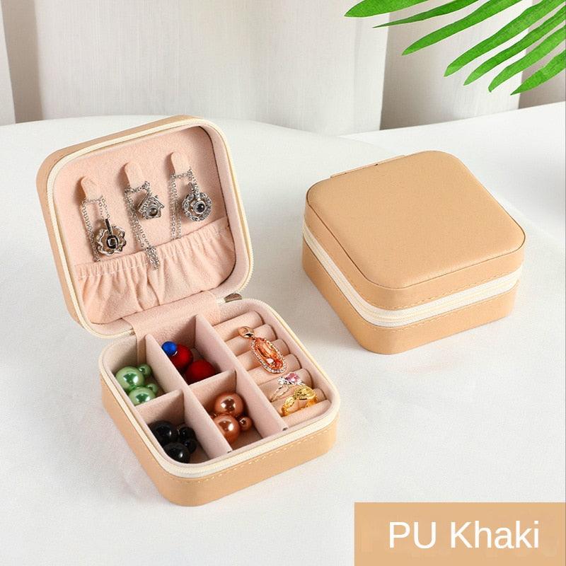 Jewelry Organizer Display Travel PU Leather Jewelry Case Boxes Travel Portable Jewelry Box Storage Organizer Earring Holder Gift Jewellery Box Organizer Small Portable PU Leather Travel Jewelry Storage Case for Rings Earrings Necklace